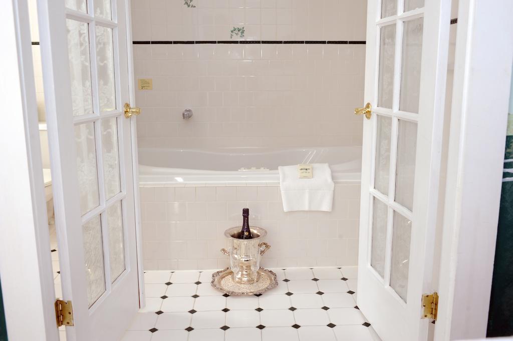 Historic Jacob Hill Inn Seekonk Bagian luar foto