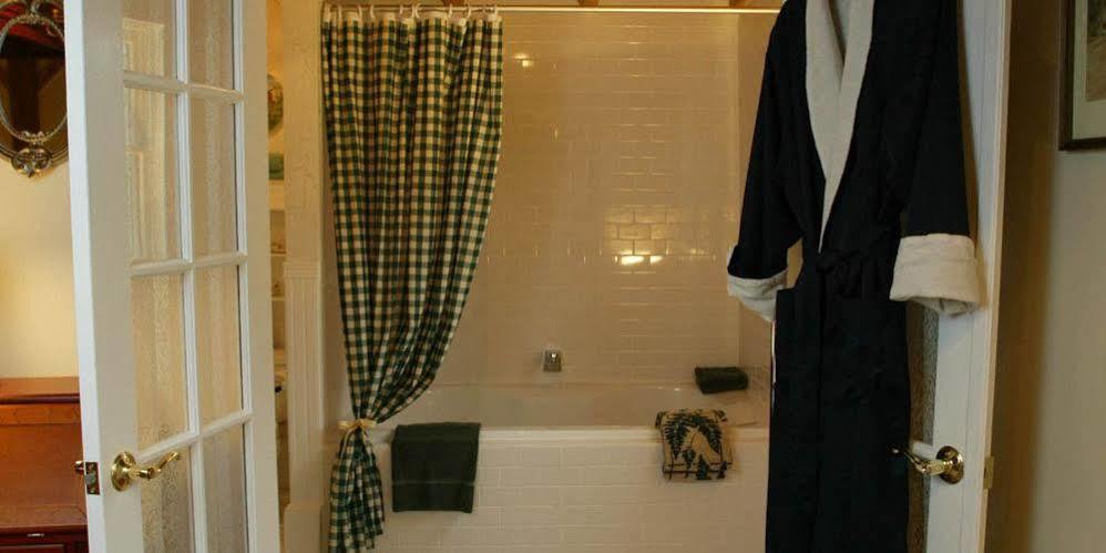 Historic Jacob Hill Inn Seekonk Bagian luar foto